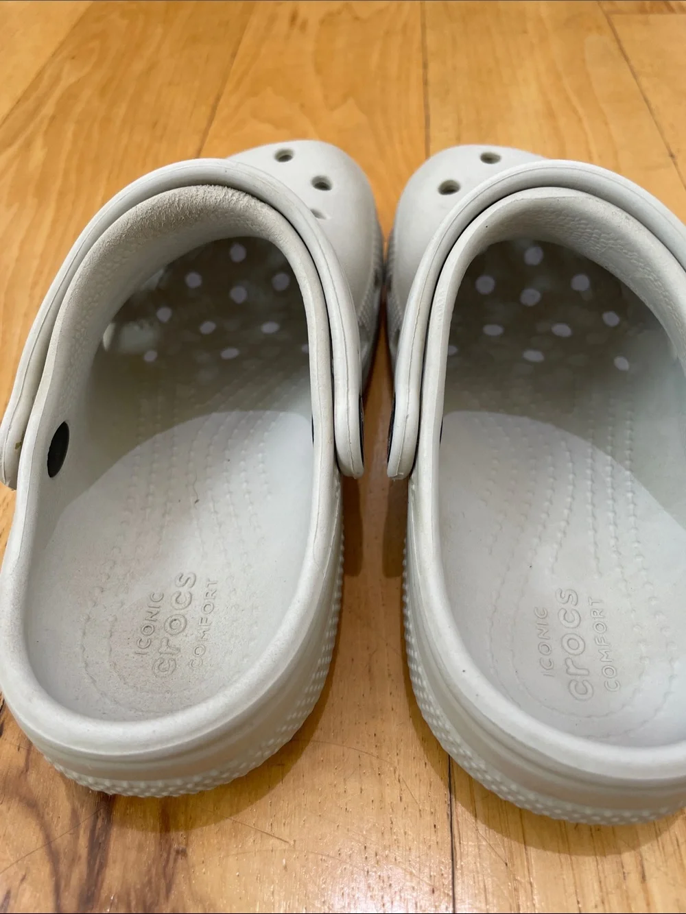 CROCS Classic Clog in Light Gray C11